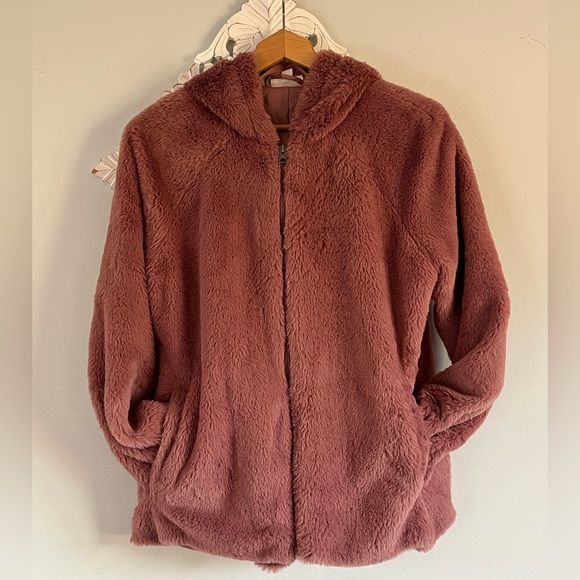 Style & Co. Jackets & Blazers - Dusty rose faux fur jacket.